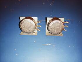 Ao-24286 Allen Bradley Pair 1960s Vintage Ab Type J 275 K Ohm Sealed Potentiometers Usa