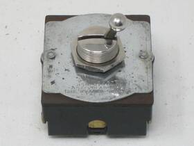 27947-1 Arrow H&h Vintage 3 Position Toggle Switch On-off-on Sp And Dp 5a 250v 10a 125v