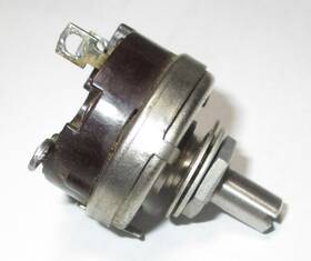 H6614 Clarostat Short Slotted 3/8 Inch Long By 1/4 Diameter Shaft Switch 3 Terminal