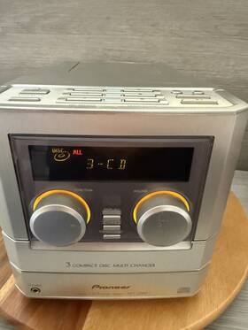 Xr-mt3 Pioneer Compact Stereo For Parts Or Repair