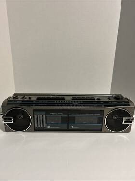 Scr-33 Realistic 14-750 Vintage Radio/casette Sound System Only Radio Works