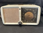 Zenith 2-101-W Radio Vintage Am Original Tubes. Fixed Price $100.00.