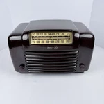 Philco 46-131 Vintage Bakelite Tube Radio 1946 Battery Operated. Fixed Price $129.95.